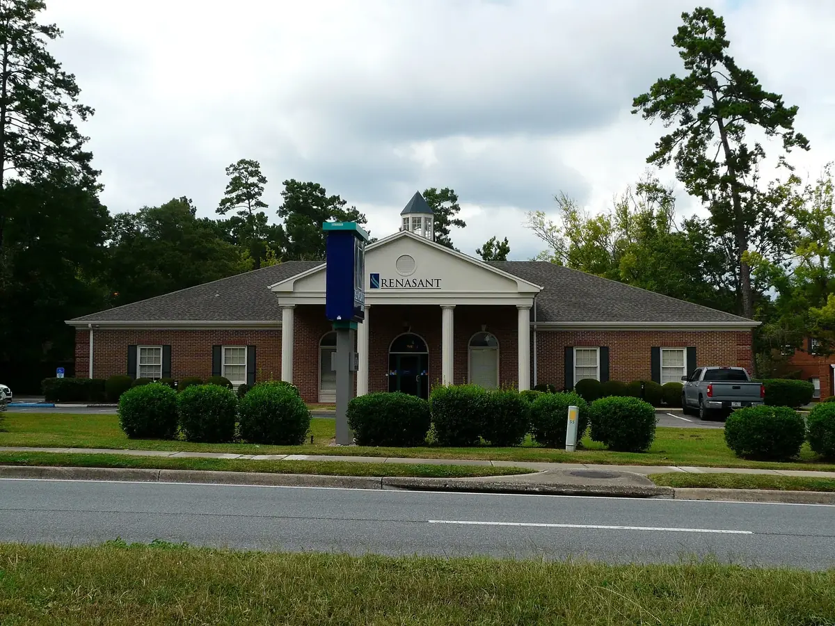 Renasant Bank on Mahan Drive, Tallahassee, Florida: a building linked to Renasant Bank