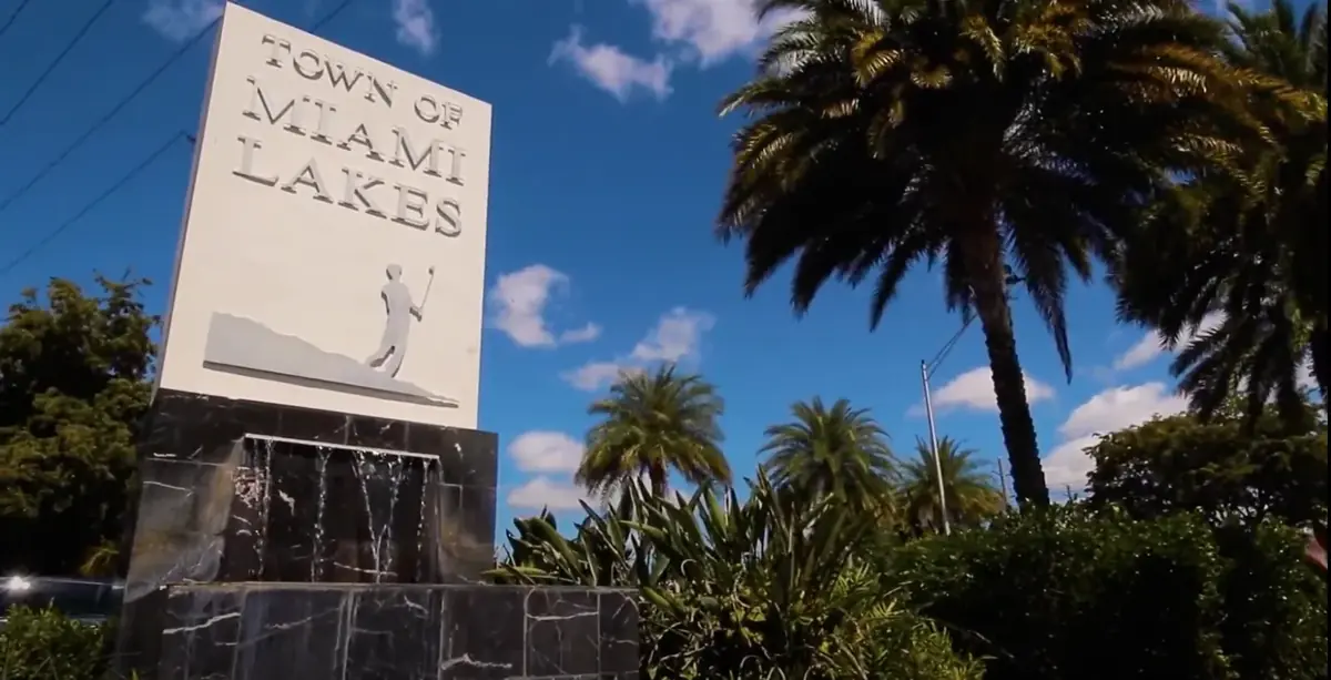 Miami Lakes, Florida sign: the head-office city of BankUnited