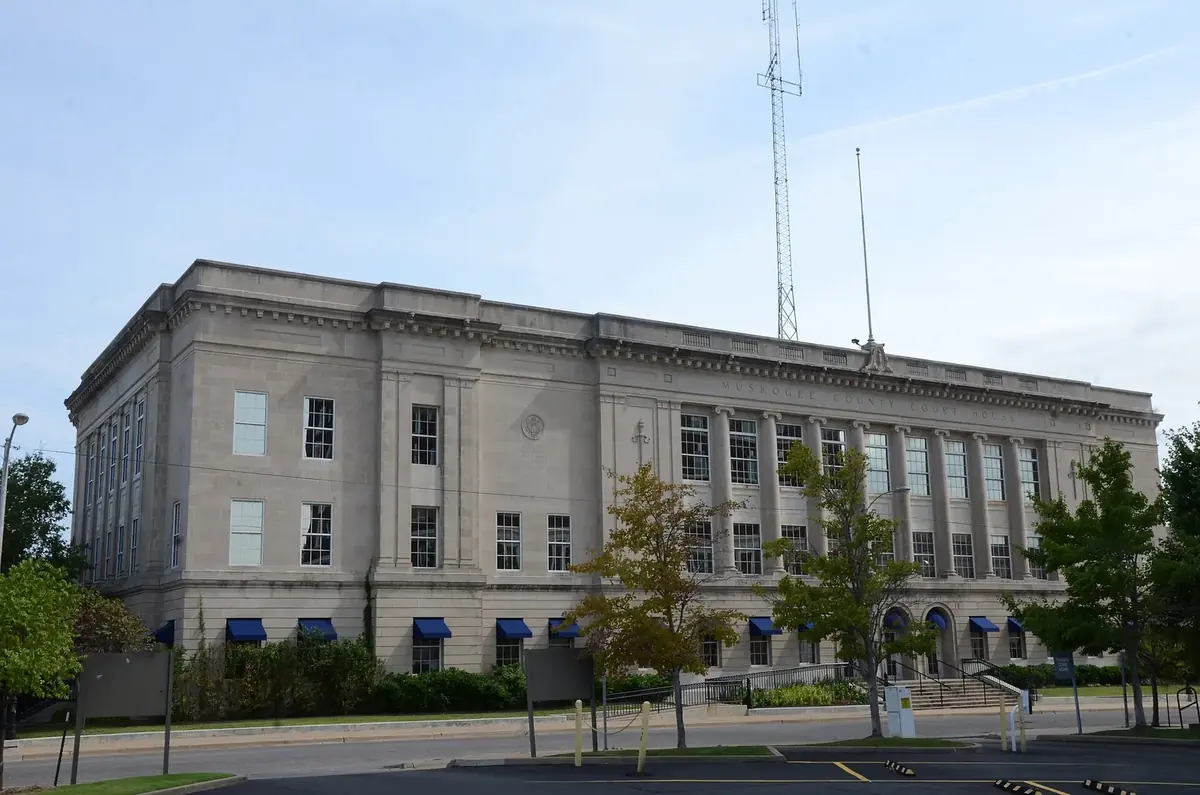 Muskogee County Courthouse: the head-office city of Armstrong Bank