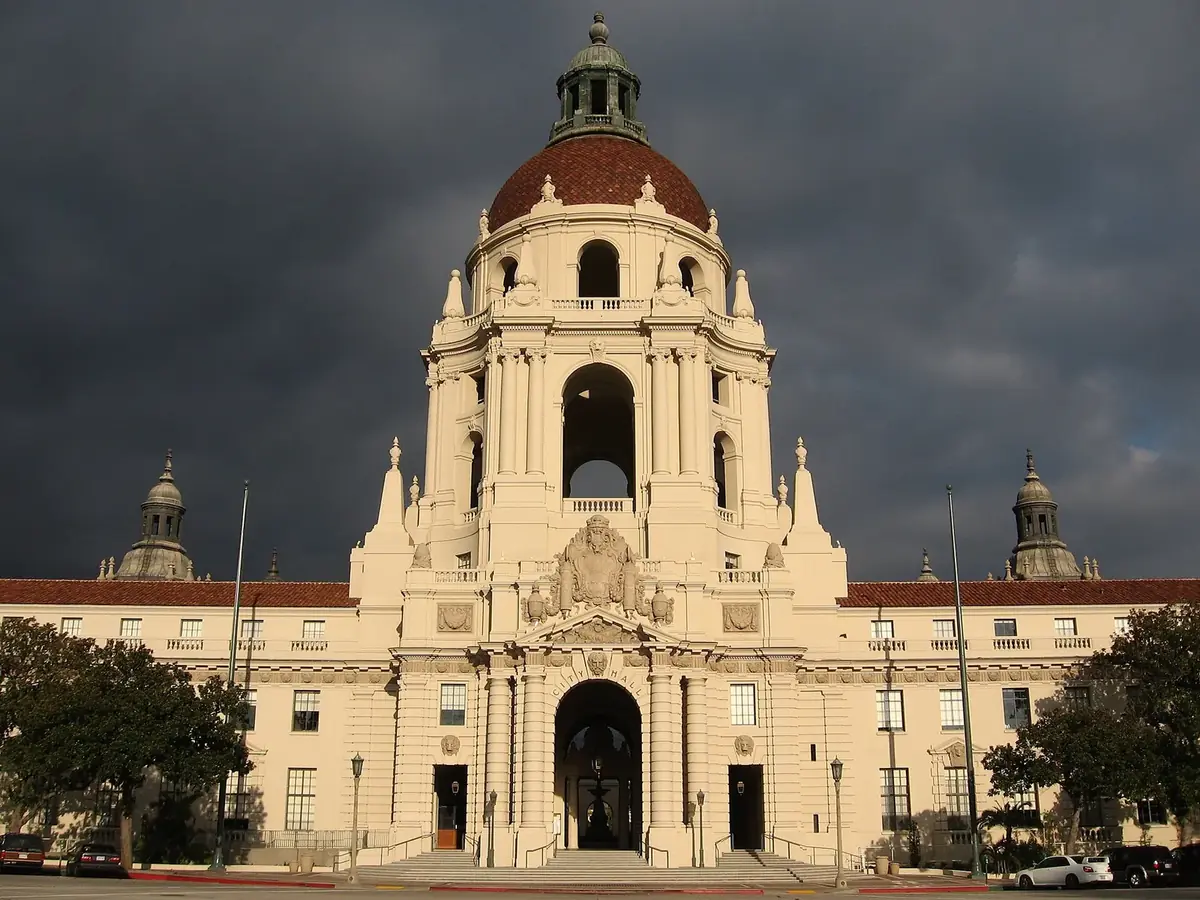 Pasadena City Hall 2: the head-office city of CIT Bank