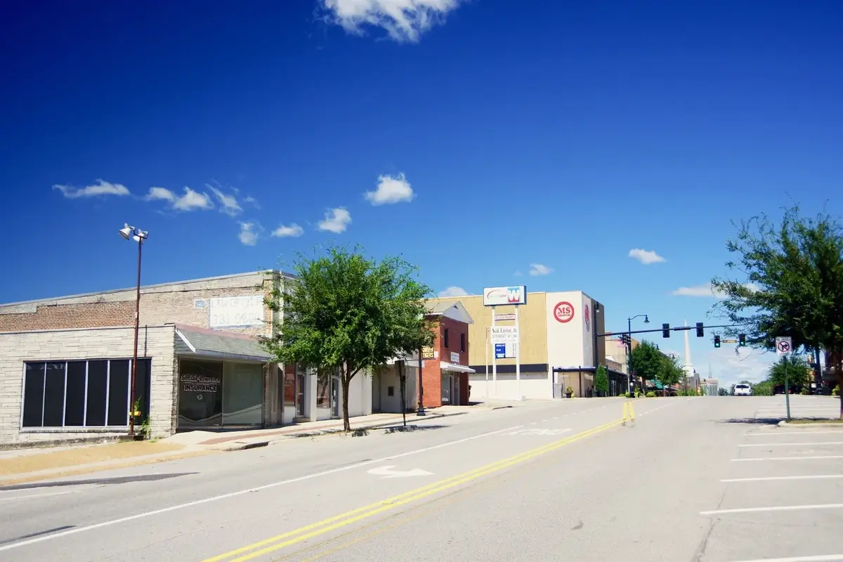 Russellville Jackson Ave al: the head-office city of CB&S Bank, Inc.