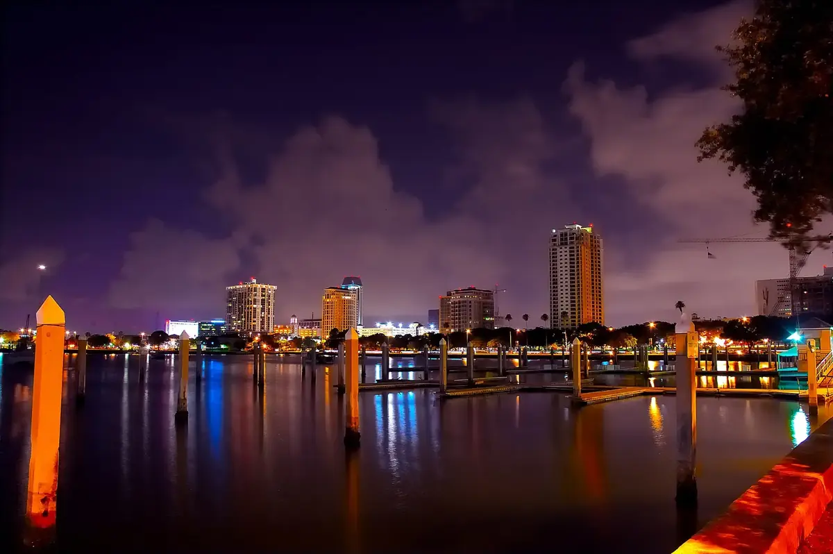 Skyline StPetersburgFL, Saint Petersburg, FL: the head-office city of Raymond James Bank